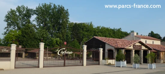 entrée principale Cinéscénie Puy du Fou